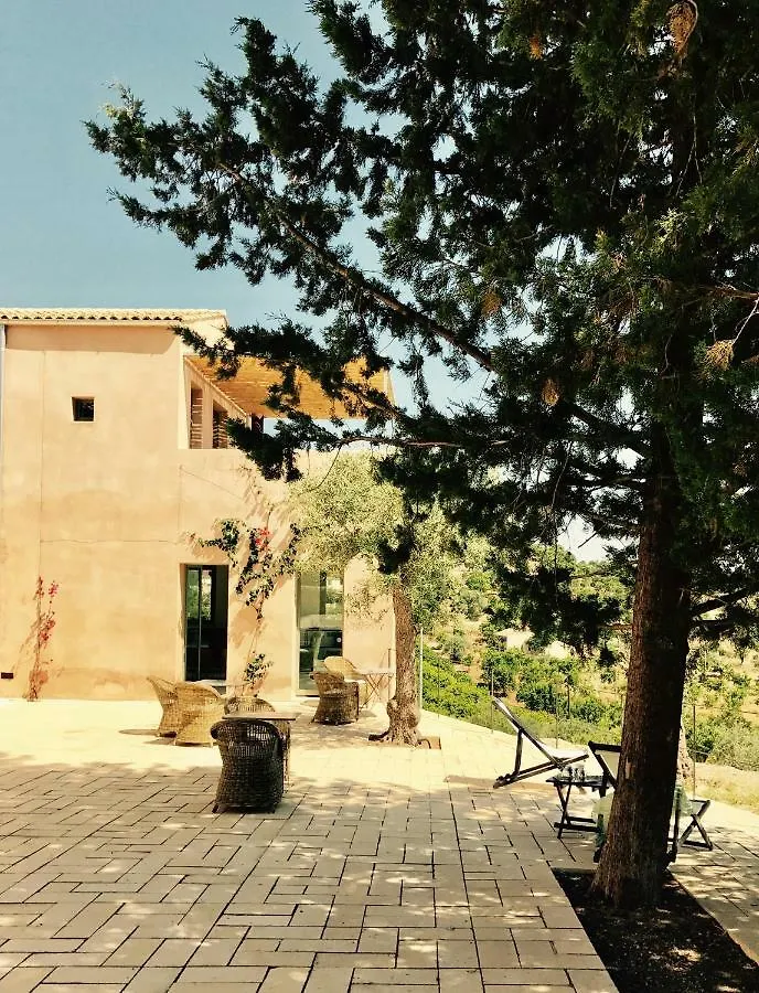 Battimandorlo Hotel Noto