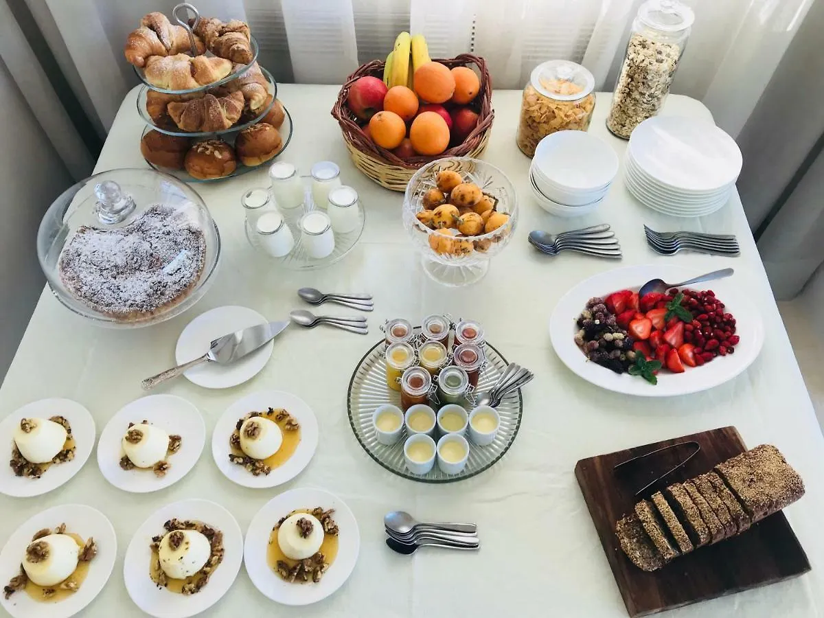 Battimandorlo Hotel Noto 0*,  Italy