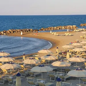 hotel-holiday-misano-adriatico.emilia-romagnahotels.net/
